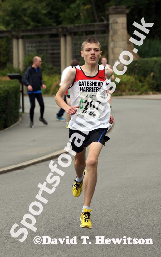 Jed Marshall brings Gateshead Harriers home in 4th place in the under-17s Northern 3 Stage Road Relay.